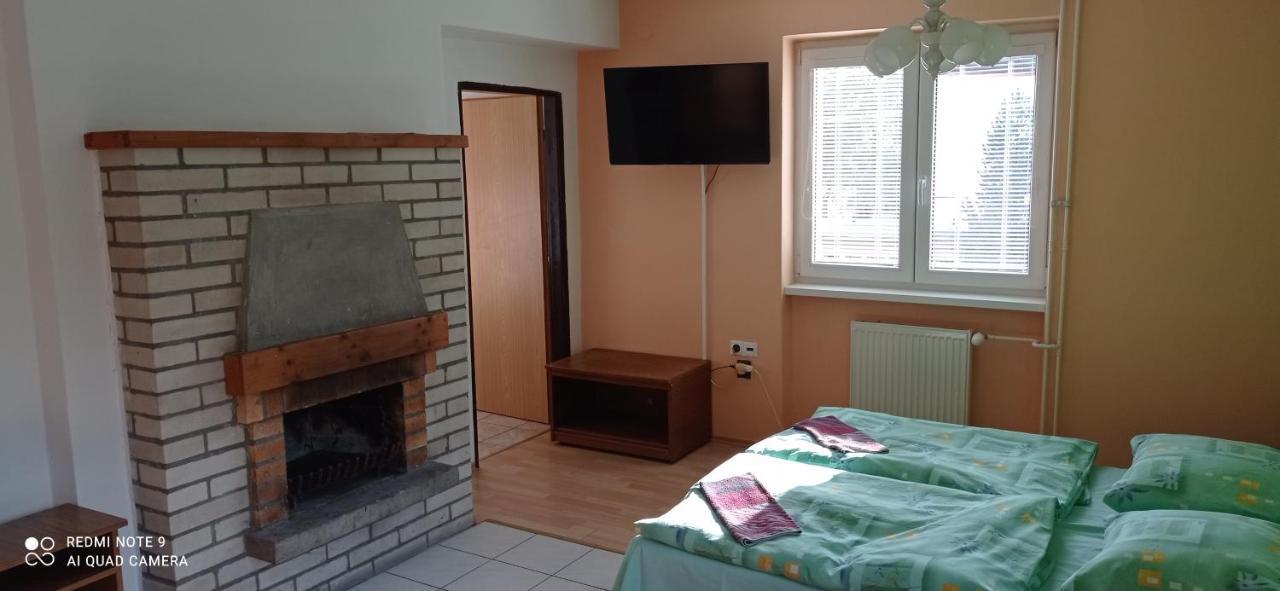 Hotel Salatin à Ruzomberok Extérieur photo